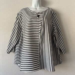 Niche Black & White Striped Tunic Blouse Womens Size M 3/4 Sleeve Toggle Artsy